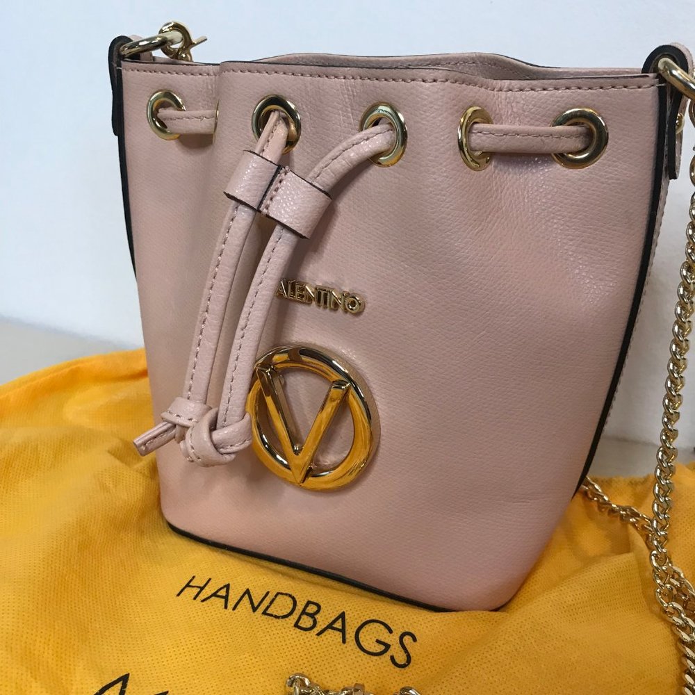 Valentino by Mario Valentino Bucket Bag Crossbody Purse Pink Leather Gold Chain - Picture 2 of 11